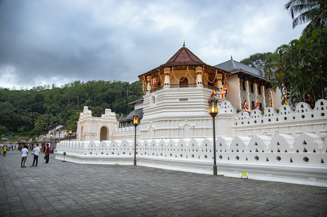 The Temple of the Tooth beside Kandy lake